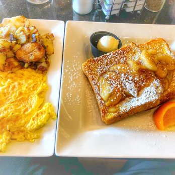 Keke's Breakfast Cafe - Cinnamon apple French toast - Breakfast & Brunch Near Me - Gainesville, Florida