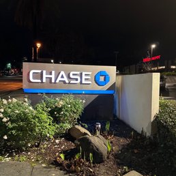 Exterior photo of Chase Bank - Burbank, California Exterior photo of Chase Bank - Burbank, California