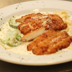 Portobello's Italian Bistro - Crispy Chicken Alfreado