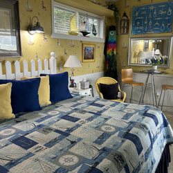 Baywood Shores Bed & Breakfast - Cape Cod bedroom