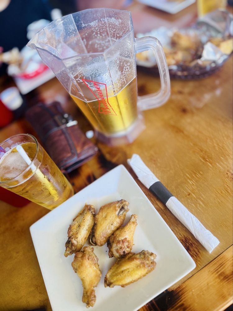 Roger That Wings & Things Image