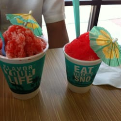 Bahama Buck's - Small Jamaican Punch & Baby Strawberry Daiquiri