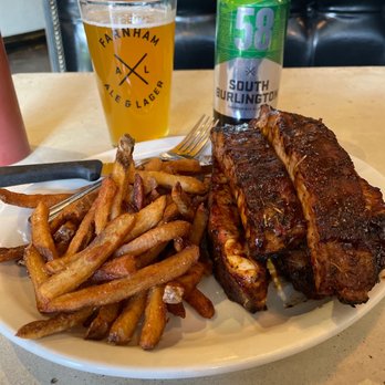Bofinger Barbecue Smokehouse - Pork ribs and a beer - Barbeque Near Me - Montreal, Quebec