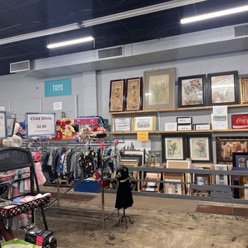 Heart N Hand Thrift Store - Framed art - Antiques Near Me - Belton, Missouri