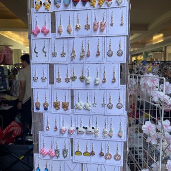 Honolulu Makers Market - Bit of Sugar - Flea Markets Near Me - Honolulu, Hawaii Honolulu Makers Market - Bit of Sugar - Flea Markets Near Me - Honolulu, Hawaii