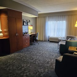 Courtyard by Marriott Clemson - One bedroom suite which was nice