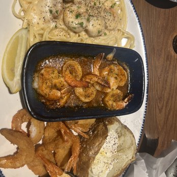 Red Lobster - Cajón Seaside Shrimp Trio - Seafood Near Me - Duluth, Georgia Red Lobster - Cajón Seaside Shrimp Trio - Seafood Near Me - Duluth, Georgia