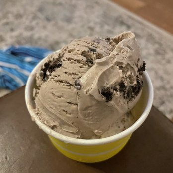 Randy G’s Ice Cream - Cookies n cream and snickers scoops - Ice Cream & Frozen Yogurt Near Me - Schertz, Texas Randy G’s Ice Cream - Cookies n cream and snickers scoops - Ice Cream & Frozen Yogurt Near Me - Schertz, Texas