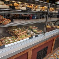 Briochette et Compagnie - Display case