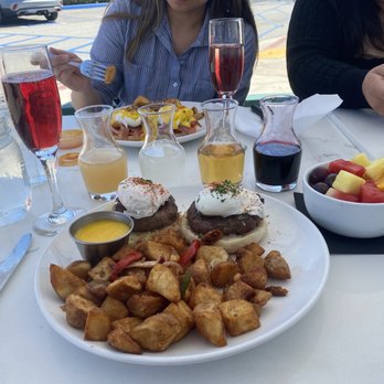 Toast Kitchen & Bar - Brunch outdoors with bottomless mimosas! - Breakfast & Brunch Near Me - Brea, California