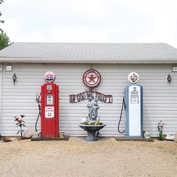 Bob's Gasoline Alley - Local Flavor Near Me - Cuba, Missouri Bob's Gasoline Alley - Local Flavor Near Me - Cuba, Missouri