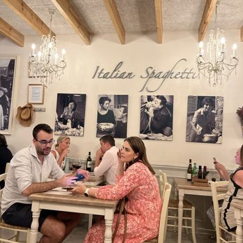 Ostería L'Oca Giuliva - Interior - Italian Near Me - Seville, SE Ostería L'Oca Giuliva - Interior - Italian Near Me - Seville, SE