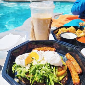 The Café - American Near Me - Funner, California
