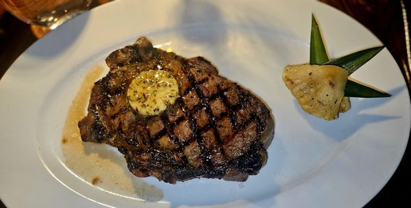 Paparazzi Chophouse by null