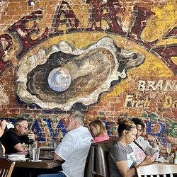 Pearlz Oyster Bar - Interior