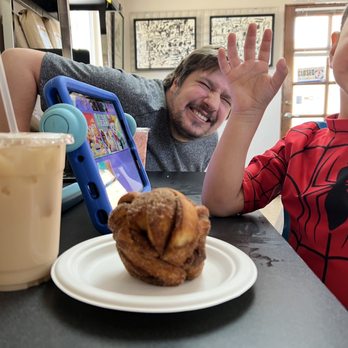Madcrema - The cinnamon knot pastry - Coffee & Tea Near Me - Albuquerque, New Mexico