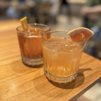 Avec River North - Drinks - Mediterranean Near Me - Chicago, Illinois