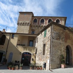Blue Eyes - La nostra attività è collocata nel palazzo più antico del paese