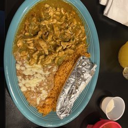 Mexico Tipico - Salsa Verde-Pollo (instead of beef or pork)