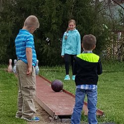 The Clever Barn - Kids of ALL ages LOVE The Clever Barn!! Bowl outside, enjoy the KID ZONE,  have a bonfire,  shoot pool, watch a movie, sing karaoke,  etc..