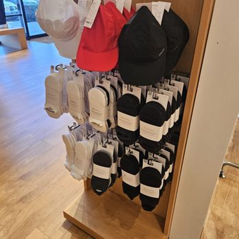 Athleta - Hats and socks - Women's Clothing Near Me - Studio City,, California