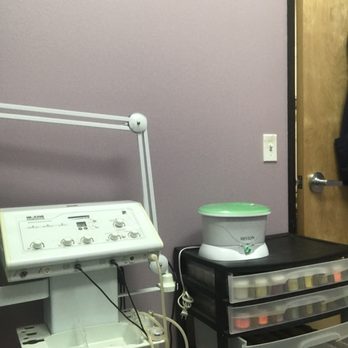 Elegant Salon - Wax room - Hair Salons Near Me - Gresham, Oregon
