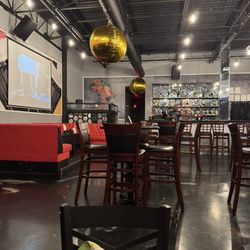 1738 Restaurant & Bar