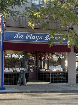La Playa Books by null
