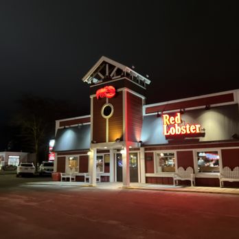 Red Lobster - the front of a restaurant at night - Seafood Near Me - Niagara Falls, Ontario Red Lobster - the front of a restaurant at night - Seafood Near Me - Niagara Falls, Ontario