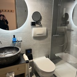 Sporthotel Sonne - Hotel room bathroom