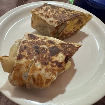 Los Magueyales - Breakfast burrito w/ bacon, beans, eggs & potatoes - Mexican Near Me - Puerto Peñasco, SON Los Magueyales - Breakfast burrito w/ bacon, beans, eggs & potatoes - Mexican Near Me - Puerto Peñasco, SON