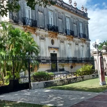Casas Cámara - Sus altos relieves son muy bonitos. - Architectural Tours Near Me - Mérida, YUC Casas Cámara - Sus altos relieves son muy bonitos. - Architectural Tours Near Me - Mérida, YUC