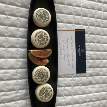 Le Capitole Hôtel - Cookies, figs, and birthday wishes waiting for my friend - Hotels Near Me - Quebec City, Quebec Le Capitole Hôtel - Cookies, figs, and birthday wishes waiting for my friend - Hotels Near Me - Quebec City, Quebec
