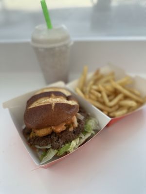 Zo's Good Burger Detroit by null