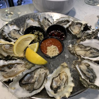 The Oyster Bar - Bars Near Me - Stateline, Nevada