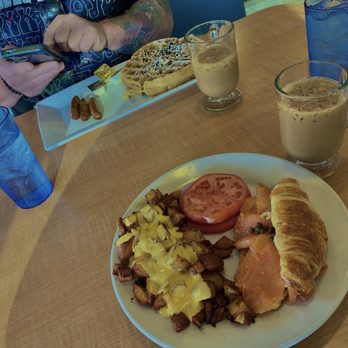 La Croisette - Breakfast & Brunch Near Me - St. Pete Beach, Florida