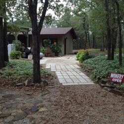 Redbud Ridge Vineyard & Winery - Entrance to the winery