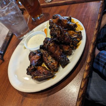 Brown's Brewing Company - Delicious wings - Breweries Near Me - Troy, New York