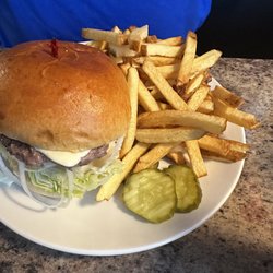 Kelly's Korner - Probably prefab burger. Weird fries taste almost like they were baked.