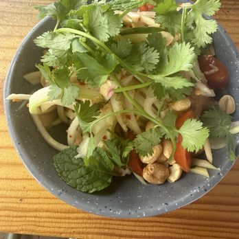 Loro Asian Smokehouse & Bar - Papaya salad - Smokehouse Near Me - Austin, Texas
