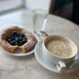 Blueberry Cruffin & Cappucino