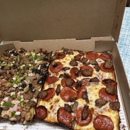 8 Corner - 1/2 pepperoni and Italian sausage, 1/2 Jet's 10 8 Corner - 1/2 pepperoni and Italian sausage, 1/2 Jet's 10