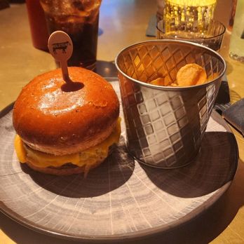 HOLSTEINS - Basic bacon cheeseburger that they forgot the bacon. Either way it was very good - Burgers Near Me - Las Vegas, Nevada HOLSTEINS - Basic bacon cheeseburger that they forgot the bacon. Either way it was very good - Burgers Near Me - Las Vegas, Nevada