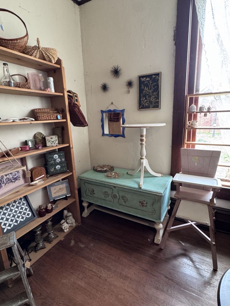 The Reclaimed Room Logo