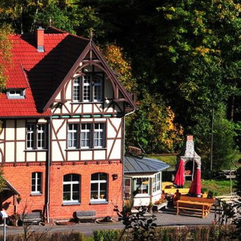 Wanderherberge Alter Bahnhof - Hostels Near Me - Schleusingerneundorf, TH Wanderherberge Alter Bahnhof - Hostels Near Me - Schleusingerneundorf, TH