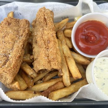 Hudson Social - Fish and chips - New American Near Me - Dobbs Ferry, New York Hudson Social - Fish and chips - New American Near Me - Dobbs Ferry, New York
