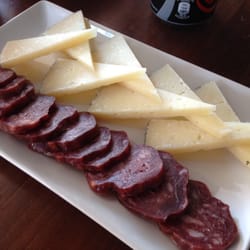 Queso de oveja curado y salchichón ibérico de bellota :)