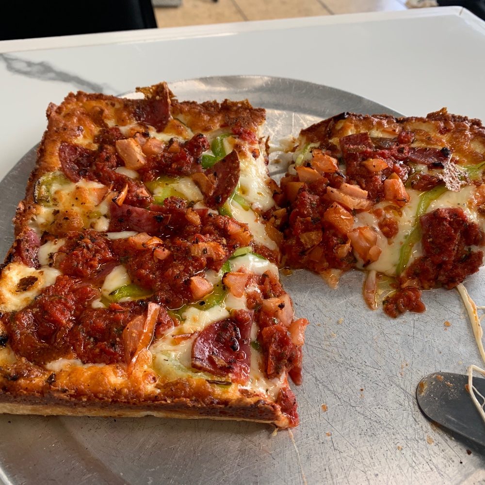 Fuji & Vi's - Santiglia 4-slice. I wish this photo was scratch-n-sniff. - Pizza Near Me - Pasadena, California Fuji & Vi's - Santiglia 4-slice. I wish this photo was scratch-n-sniff. - Pizza Near Me - Pasadena, California