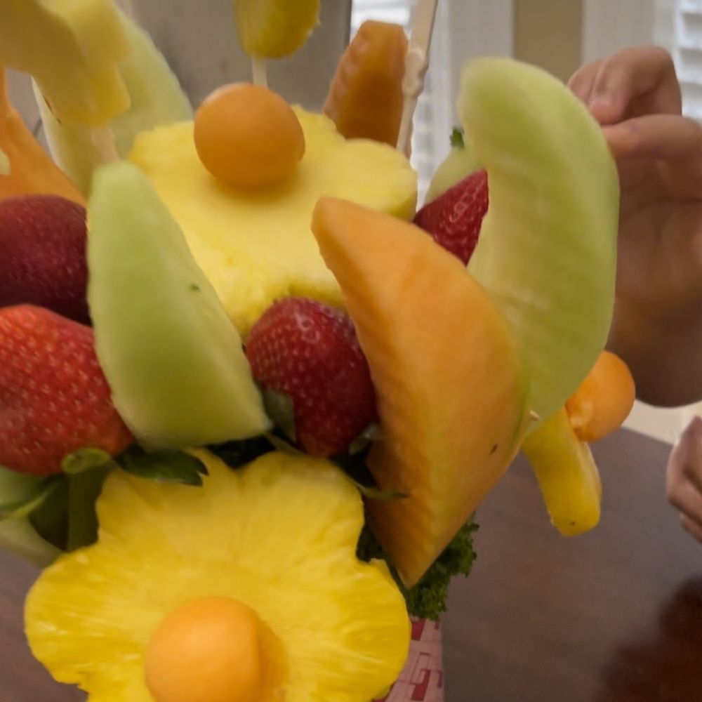 Edible Arrangements - Small fruit bouquet birthday delivery - Gift Shops Near Me - Diberville, Mississippi