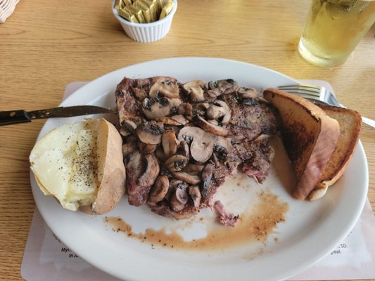 Cattleman's Club Steakhouse by null